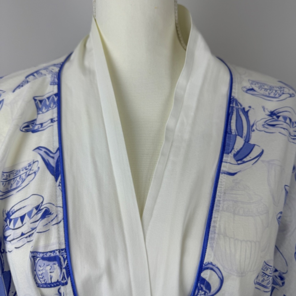 SUSAN DUNN MARISA CHRISTINA Tea Coffee Cup Graphics White & Blue Robe / OSFA - Picture 11 of 14